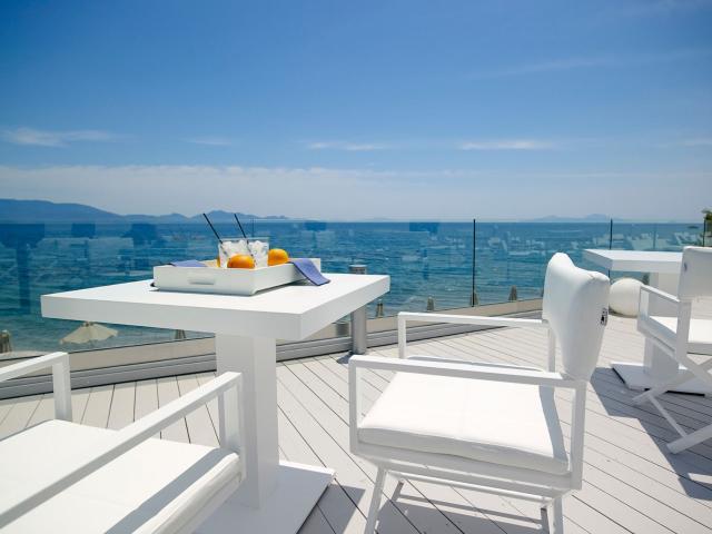 Dimitra Beach Hotel & Suites