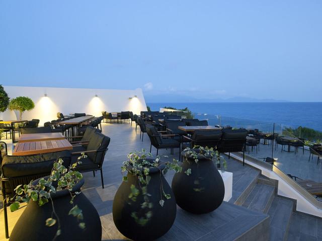 Dimitra Beach Hotel & Suites
