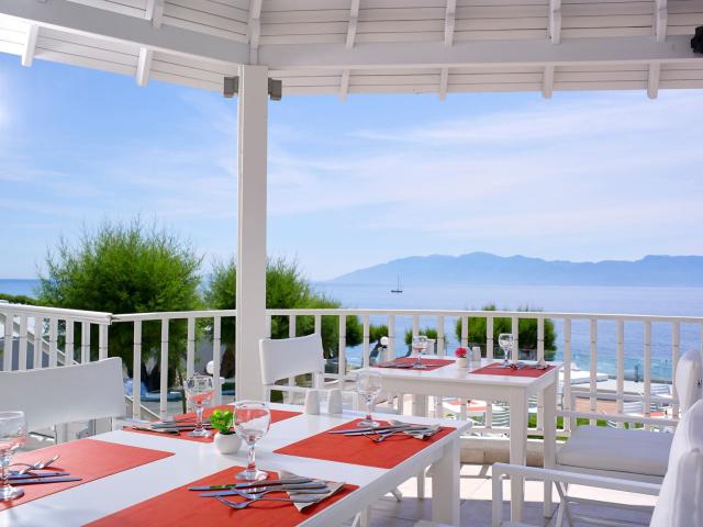 Dimitra Beach Hotel & Suites