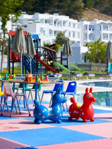 Dimitra Beach Hotel & Suites