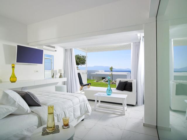 Dimitra Beach Hotel & Suites