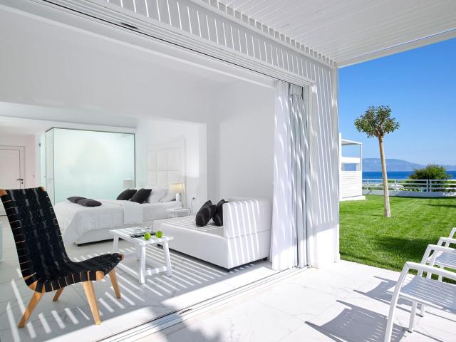Dimitra Beach Hotel & Suites