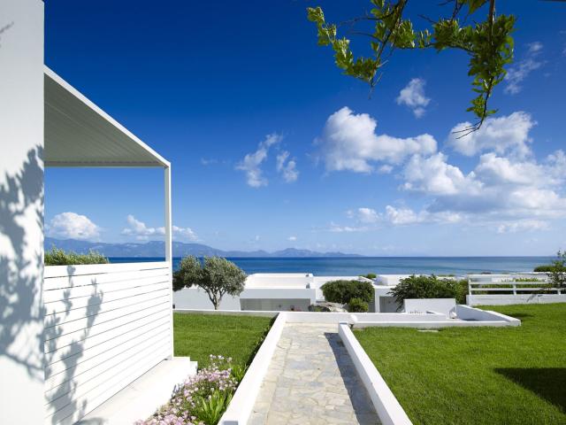 Dimitra Beach Hotel & Suites