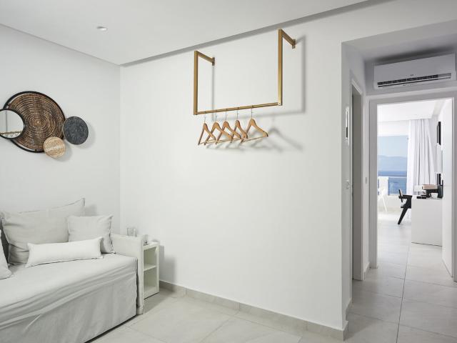 Dimitra Beach Hotel & Suites