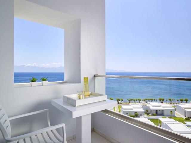 Dimitra Beach Hotel & Suites