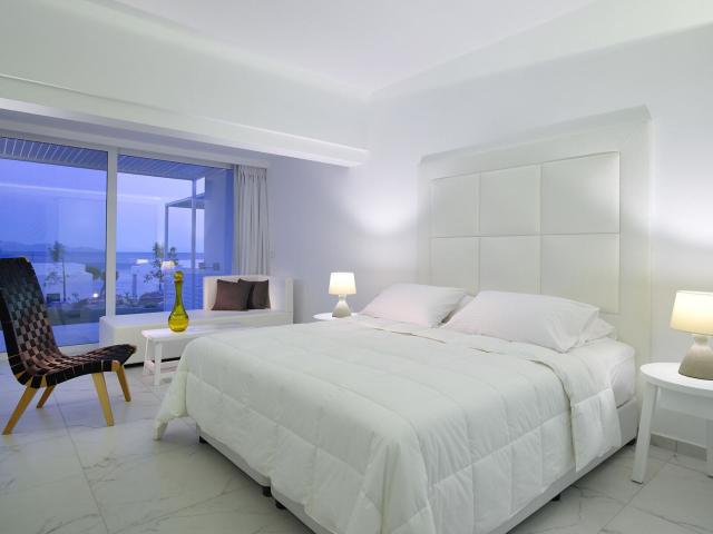 Dimitra Beach Hotel & Suites