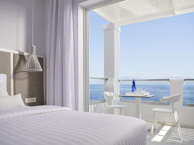 Dimitra Beach Hotel & Suites