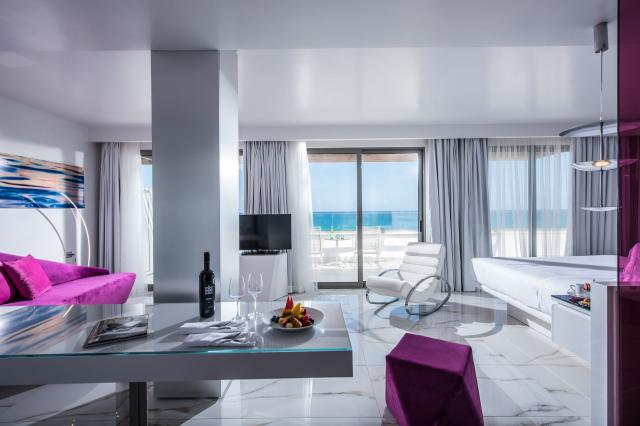 I Resort Beach Hotel & Spa