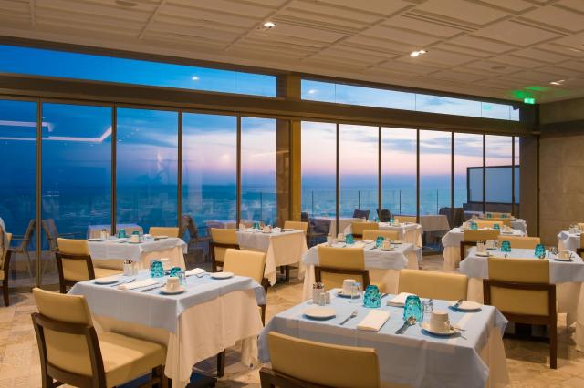 I Resort Beach Hotel & Spa