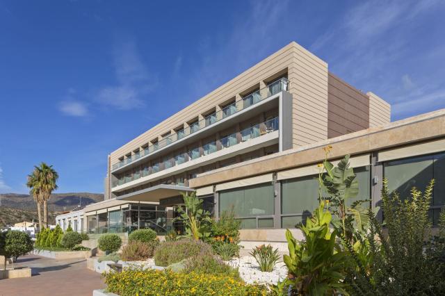 I Resort Beach Hotel & Spa