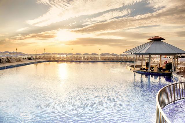 AluaSun Helios Beach