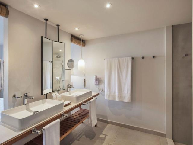 Le Preskil Beach Resort