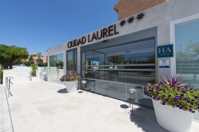Aparthotel Ciudad Laurel