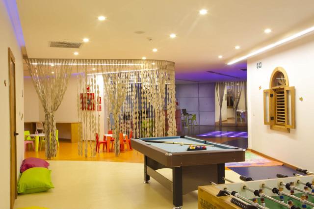 Grand Palladium Palace Resort Spa & Casino