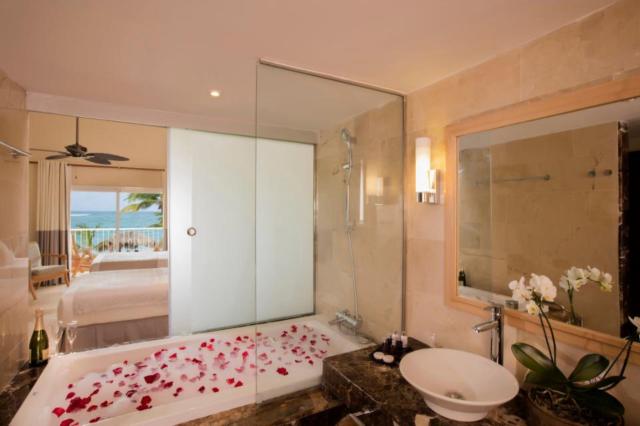 Grand Palladium Palace Resort Spa & Casino