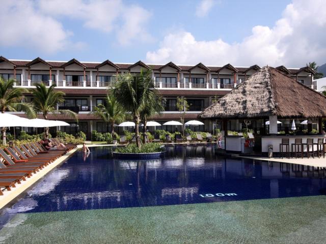 Sunprime Kamala Beach Resort