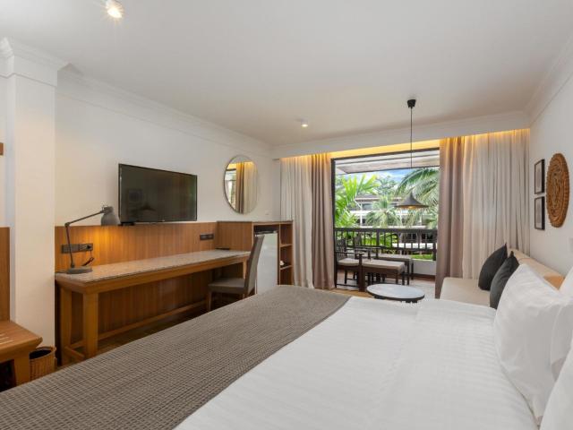 Sunprime Kamala Beach Resort
