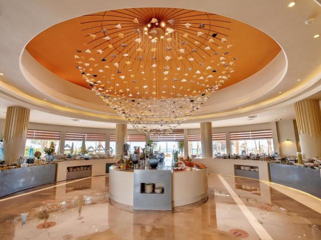 Rixos Premium Magawish Suites & Villas