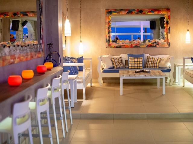 High Beach White The Villa Collection