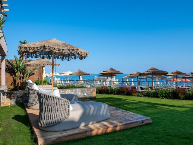 High Beach White The Villa Collection