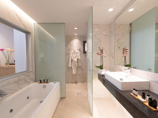 High Beach White The Villa Collection