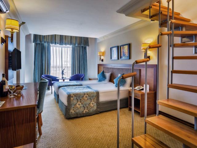 Villa Side Hotel