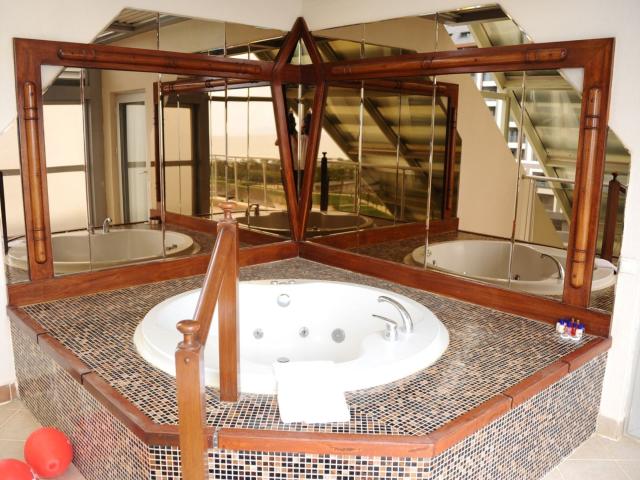 Saturn Palace