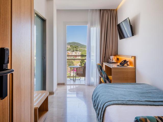 Grupotel Playa Camp de Mar