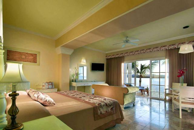 Grand Palladium Lady Hamilton Resort & Spa