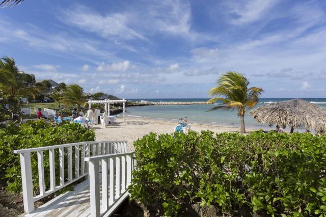 Grand Palladium Lady Hamilton Resort & Spa