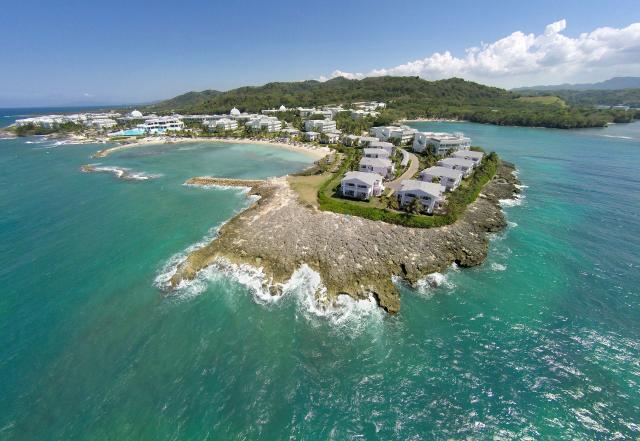 Grand Palladium Lady Hamilton Resort & Spa