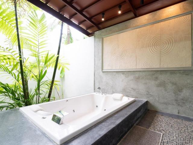 Apsara Beachfront Resort and Villa