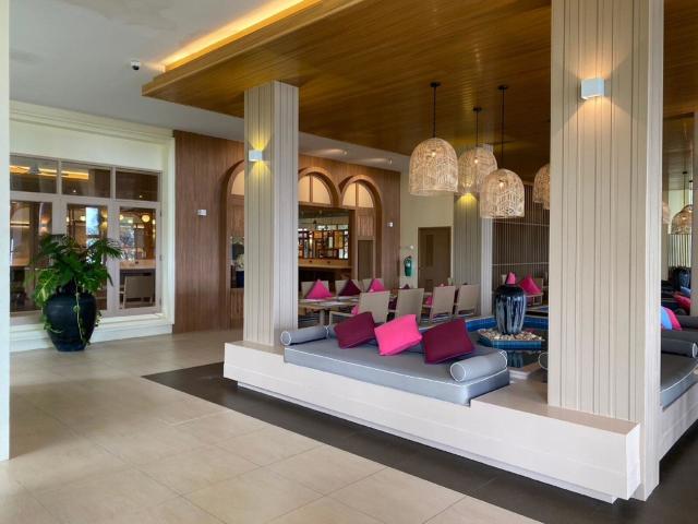 Apsara Beachfront Resort and Villa