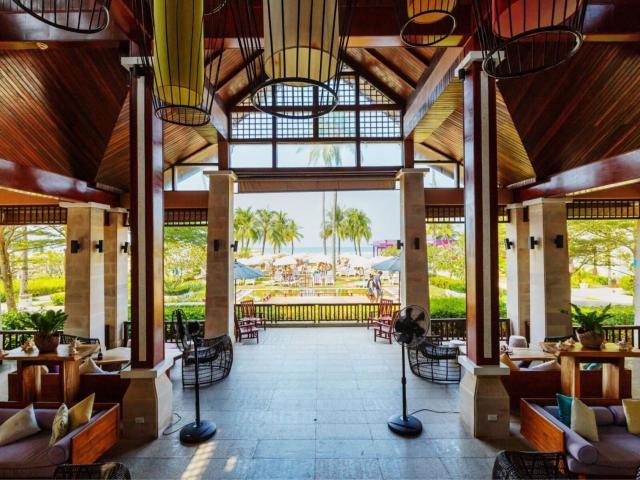 Apsara Beachfront Resort and Villa