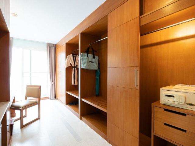 Apsara Beachfront Resort and Villa