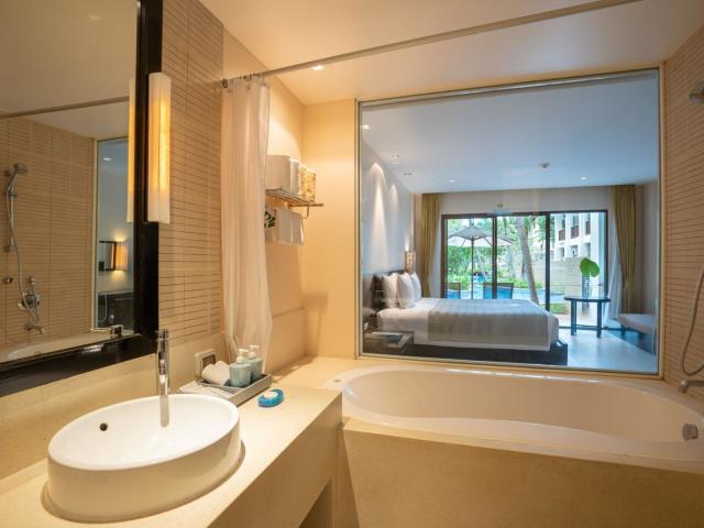 Apsara Beachfront Resort and Villa