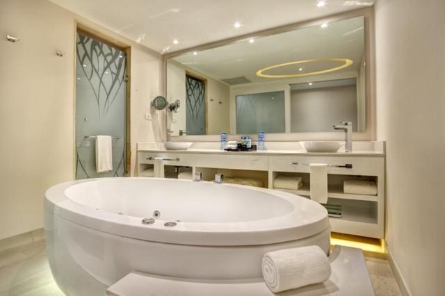 Royalton Riviera Cancún Resort & Spa