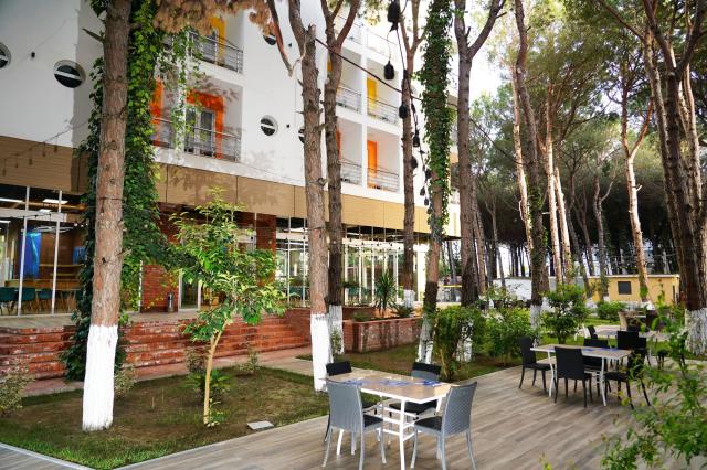 Monaco Garden