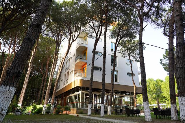 Monaco Garden