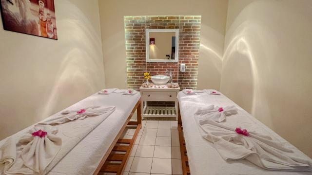 Gemma Beach Resort