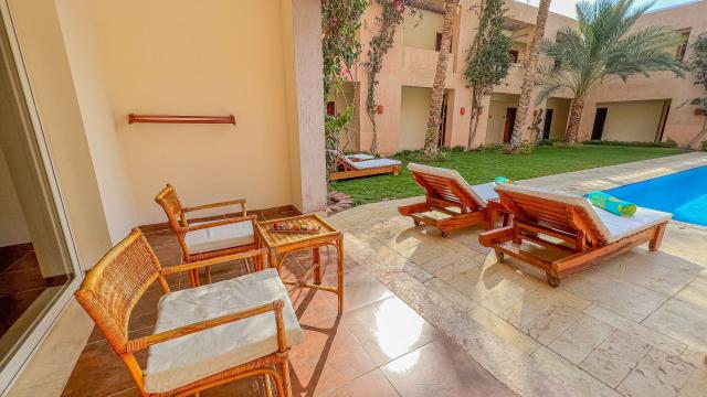 Gemma Beach Resort