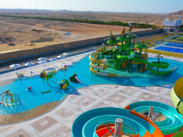 Sirena Beach Resort & Spa