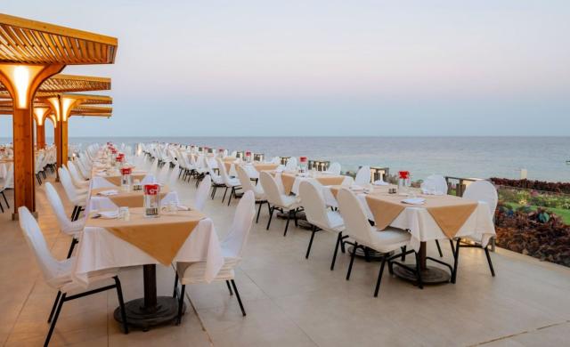Sirena Beach Resort & Spa