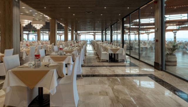 Sirena Beach Resort & Spa