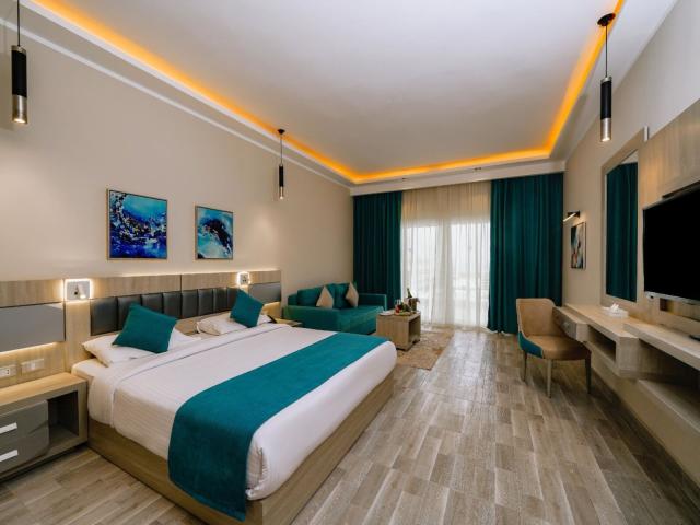 Sirena Beach Resort & Spa
