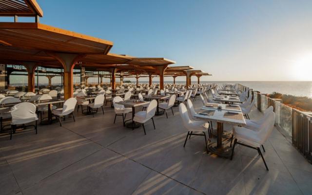 Sirena Beach Resort & Spa