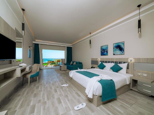 Sirena Beach Resort & Spa