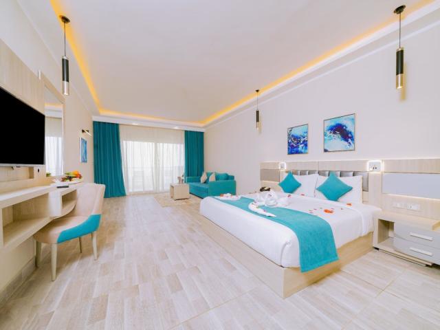 Sirena Beach Resort & Spa