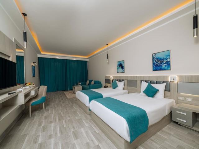 Sirena Beach Resort & Spa