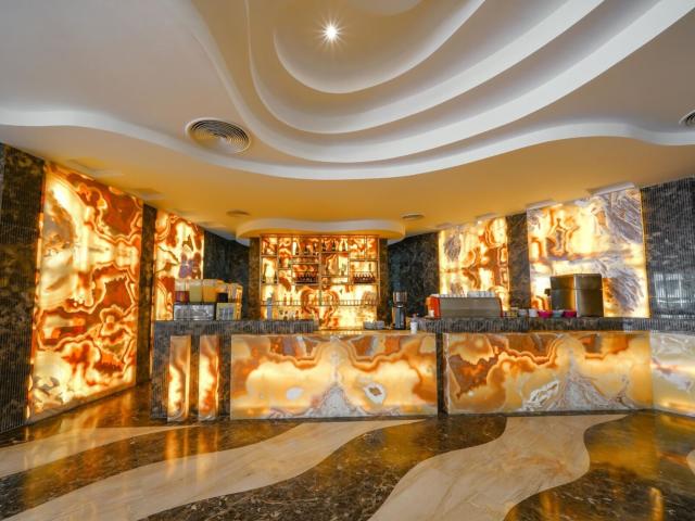 Sirena Beach Resort & Spa
